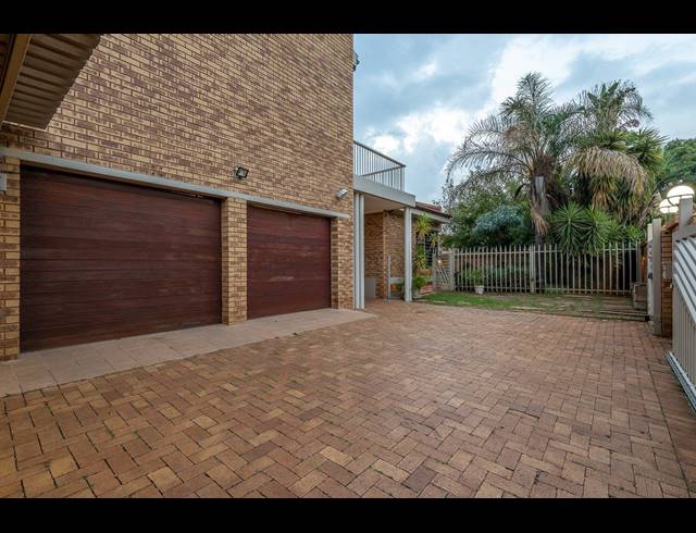 6 BEDROOM HOUSE SOLD IN MEYERSDAL